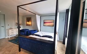 Médié Lounge - Médié Old - by Beds76